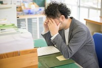 「情緒的な疲労」を軽減してほしいと考える教員の多さが浮き彫りに　※画像はイメージです（kapinon/stock.adobe.com）