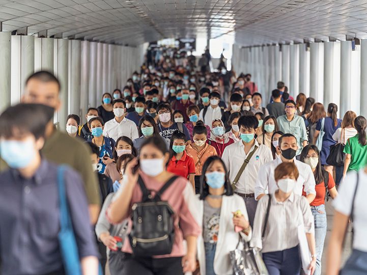 感染症の専門家は、2020年に始まった新型コロナウイルス感染症と同程度、あるいはそれ以上の規模のパンデミックは、遠からず再び出現すると警告している。だとしたらわれわれは、新型コロナウイルス感染症で得た教訓をもとに、来たる災疫に備えねばならない。（画像＠TZIDO SUN）