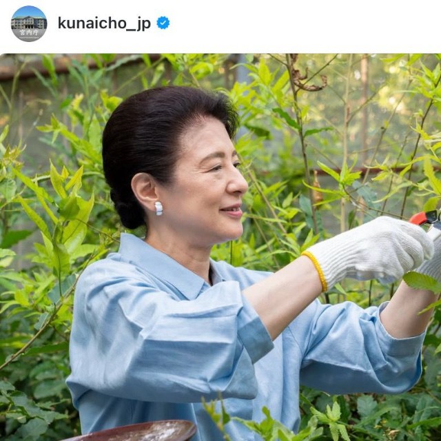 皇后陛下が養蚕に取り組まれる様子（宮内庁の公式インスタグラムから）