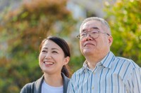 親のがん治療と通院に悩んだら※画像はイメージです（photoB/stock.adobe.com）