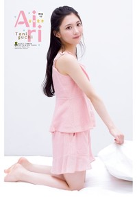 「週刊少年チャンピオン」46号の表紙＆巻頭グラビアを飾った櫻坂46の谷口愛季さんⒸ秋田書店ⒸSeed & Flower合同会社ⒸTakeo Dec.