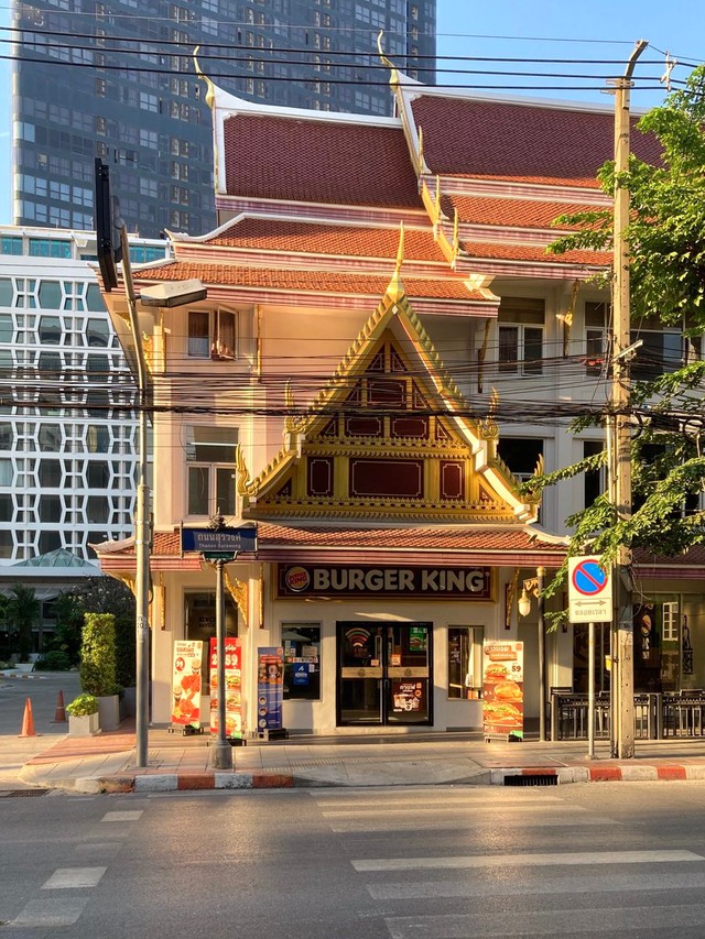 タイらしさ溢れるバーガーキング最高（mufuさんXより）