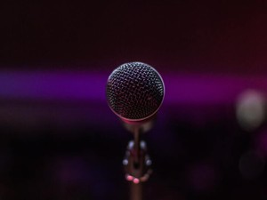 路上で歌う27歳の私は、「ちゃん」付けされた名前に笑顔で応える