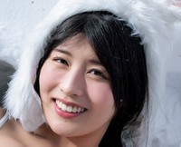 ちとせよしの(撮影／佐藤佑一　ヘアメイク／mahiro　工藤沙恵（ミタケイショウ）)