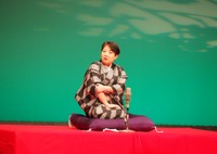 「第17回社会人落語日本一決定戦」決勝で落語を披露する相模亭桃姫さん