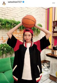 佐藤栞里インスタグラム（＠satoshiori727）より