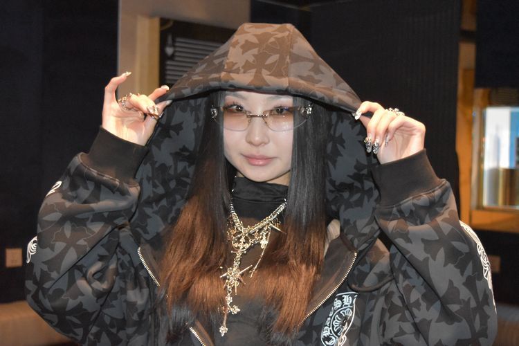 女性ラッパーのBLU