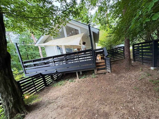 犬同伴OKな旅行先での様子。お出かけ先は「愛犬ファースト」で決めているそう（画像提供：柴犬ちびこさん）