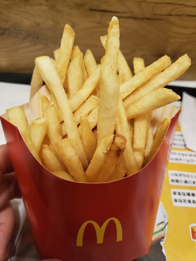 １２月２４日から３０日まで販売休止なったマックフライポテトＭサイズ。原因は海外の情勢にあった