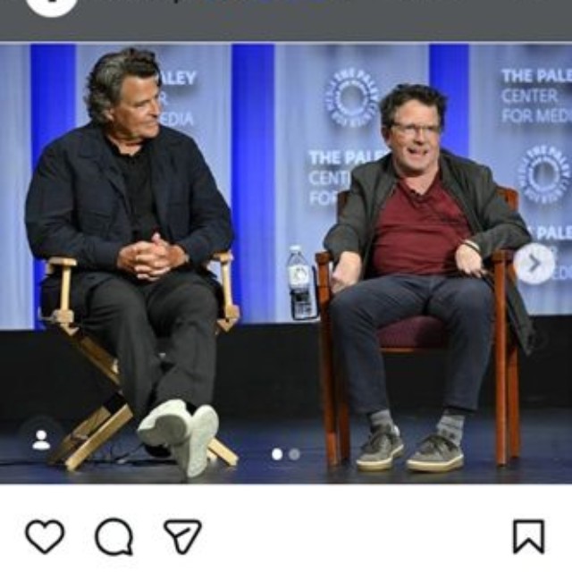 「ペイリーフェスト」に参加したマイケル・J・フォックス（右）＝PR会社「VisionPR」のインスタグラム＠vision.prより