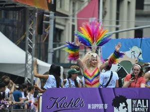 トランプ政権のDEI廃止、プライド月間のアメリカに影を落とす　企業も対応割れる