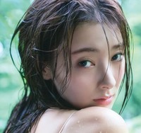 宮本茉由1st写真集『ほんとはね、』(撮影／中村和孝)