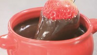 朝採りイチゴのチョコフォンデュセット　3～4人用（3800円・税込み）