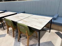 ひとりで座ることができる子用の、低いサイズのテーブルとイス（提供：イオンモール伊丹）