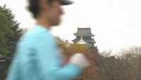 岡山城とランナー