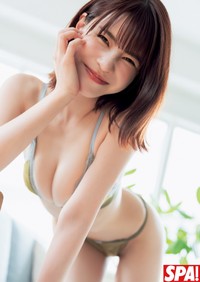 岸明日香（撮影／唐木貴央 ヘアメイク/徳永舞　スタイリング/菊地文子）