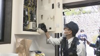 焦げた管理事務所の分電盤　岡山城