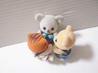 ツイートが話題になったことを喜ぶ3匹（nakoさん提供）