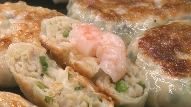 天満屋岡山店で「初夏の全国うまいもの大会」　エビたっぷりのにらまんや青森のアップルパイなど