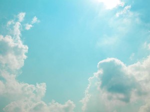 紫外線は敵だと思い込んでいたけれどこの夏、私の隣に太陽がいてほしい