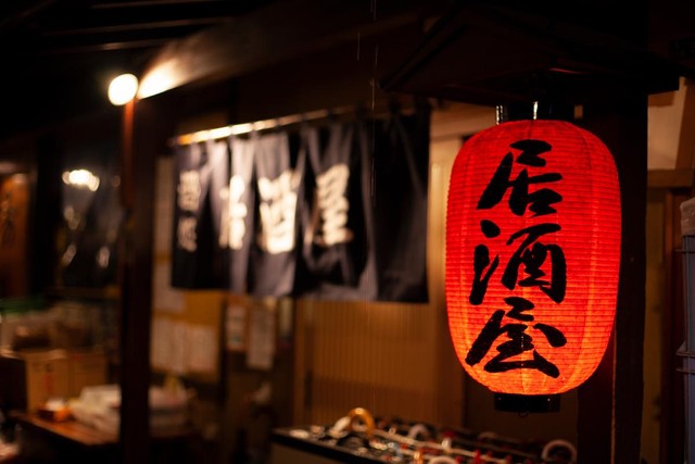 居酒屋が減少しています　※画像はイメージです（Soraplus/stock.adobe.com）