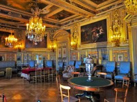 「中世ヨーロッパ」の正確なイメージ像を持てている人は少ないようです。画像は中世が終わり「近世」になって整備されたフランス・フォンテーヌブロー宮殿（イメージ画像）