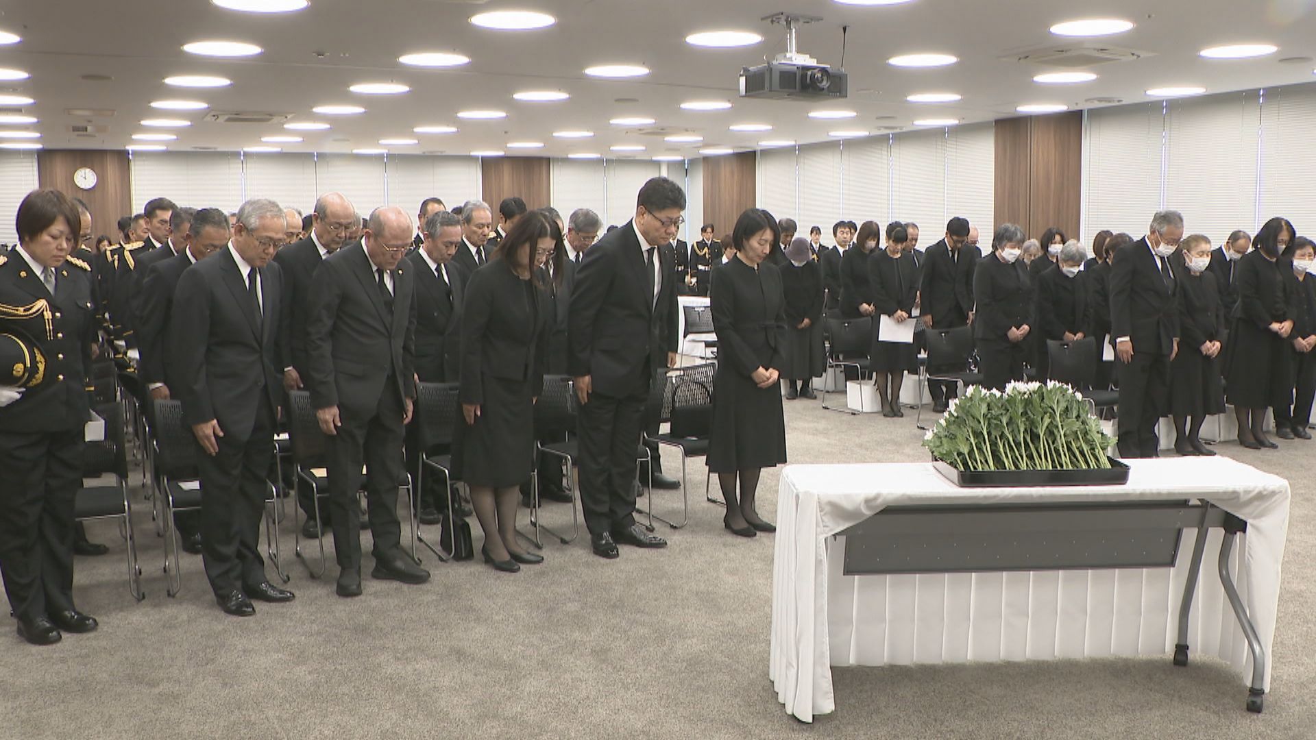 殉職した警察官・職員を追悼する慰霊祭 遺族や警察幹部らが参列 岡山
