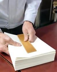 完成です！（画像提供：渡邉製本株式会社 ※動画よりキャプチャ）