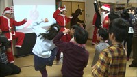 一足早くメリークリスマス！児童養護施設にサンタがやってきた　岡山市