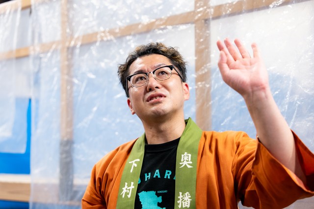 「コンクールで賞を獲れる味や、流行に合わせるのではなく、自分たちのこの味わいを極めていきたい」と語る下村社長