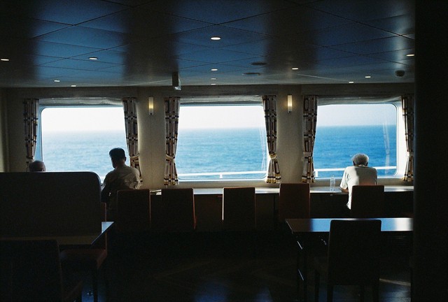 地震発生直後の船内（福井響さん提供）