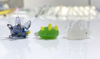 ガラスのポケモンたち（左から）バチンウニ、ナマコブシ、ユキハミ（温井ガラス工房さんツイッターより）