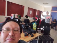 モロッコ開催のeスポーツ大会に参加したSCOREさん。この時点では顔はつながっている（SCOREさん提供）