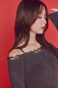 森香澄さんが纏うCOCO DEALホリデーコレクション／ ONE-PIECE ¥17600