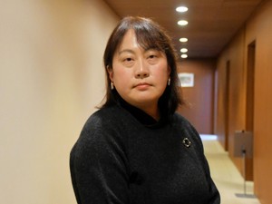 河崎秋子さん「夜明けのハントレス」 熊との闘い再び。狩猟を通じ向き合う自分自身