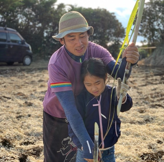 種子島黒糖「ゆめのたね」プロジェクト代表の矢吹淳さん。福島震災を経験後、種子島へ移住し、様々なチャレンジを続ける（提供：種子島黒糖「ゆめのたね」プロジェクト）
