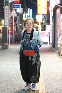 福岡の天神・親不孝通りで知人ミュージシャンのライブを見たあとに。「来年は完全復活を目指します！」
