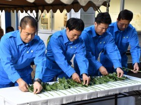 病死した警察犬の慰霊祭　「君たちは良きパートナーだった」