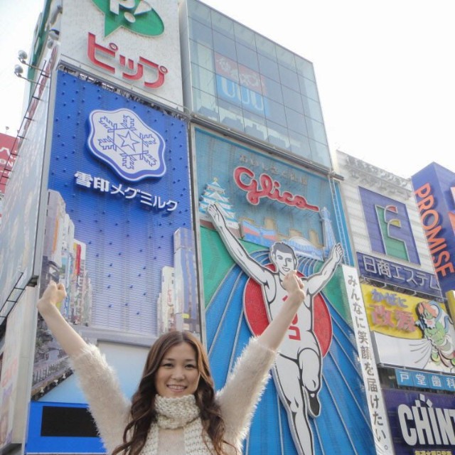 大阪でがい旋ライブを行うことになったティーナ・カリーナ＝2012年