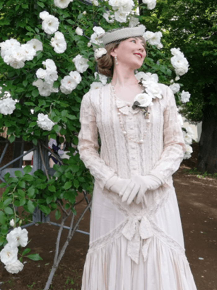 50代ならではの「大人エレガント」な着こなし／あすかさん（@asukawwide1225）提供