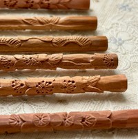 美しく彫りあげられた鉛筆が話題に（画像提供：下町の鉛筆屋 杉谷龍一さん 、画像を一部トリミング）