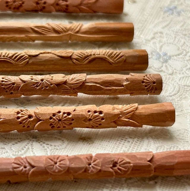 美しく彫りあげられた鉛筆が話題に（画像提供：下町の鉛筆屋 杉谷龍一さん 、画像を一部トリミング）