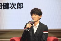 イベントに出席した津田健次郎