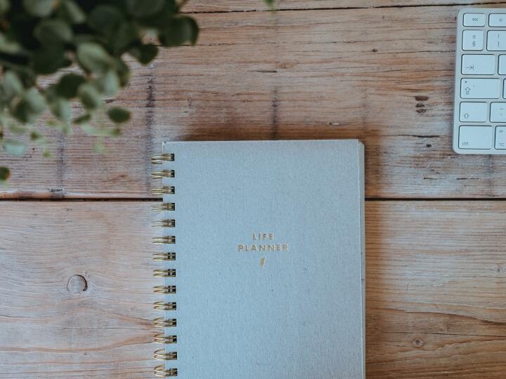 捨てられなかった交換日記は お互いの幸せを願いながらゴミ袋へ かがみよかがみ