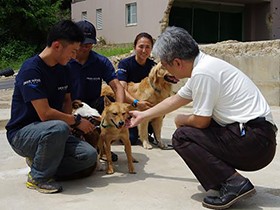 災害救助犬「夢之丞」、遺族と対面　「ありがとうね」