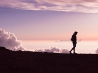 社会に出て、友人との違いに戸惑う。いつか笑い合えるよう距離を置く