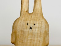 サングラスのの下に隠されていた瞳（画像提供：たのしい木彫りさん）