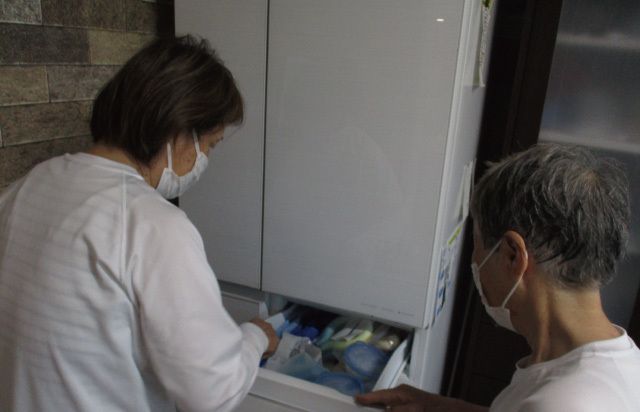 お出かけ4点セットである水分、帽子、タオル、首を冷やすアイスノンは欠かしません！