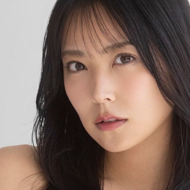 白間美瑠さん（提供：週刊SPA!編集部　撮影：中山雅文　ヘアメイク：TAKA　スタイリング：米丸友子）