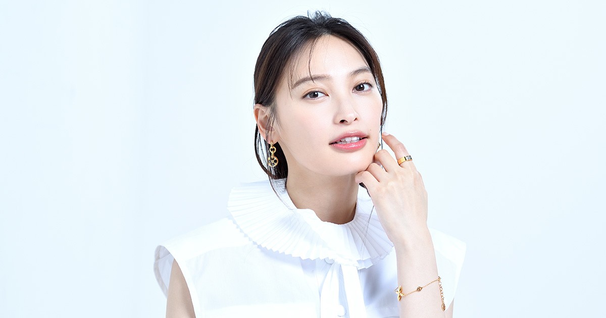 コナリミサトさん原作ドラマ「ひとりで飲めるもん！」に主演の大政絢さん 　「一人でも楽しい！」と思えるきっかけに｜好書好日